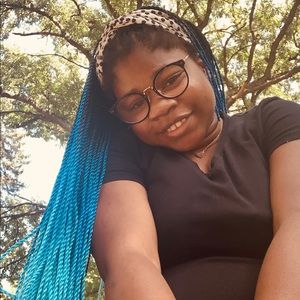 Meet your Posher, Kendra